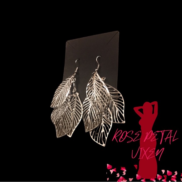 Silver Leaves Earrings. - Picture 1 of 4